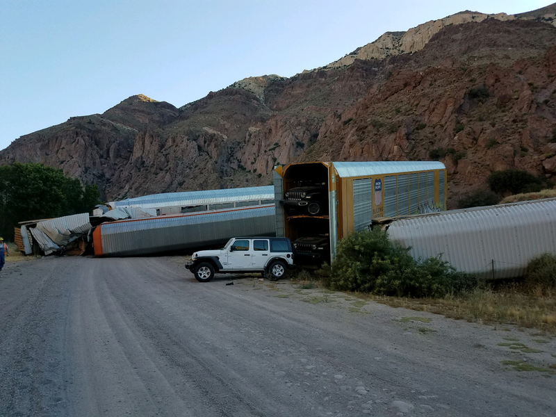 Illustration for article titled Brand New Jeep Gladiators and Chevy Silverados Destroyed After Train Derails in Nevada